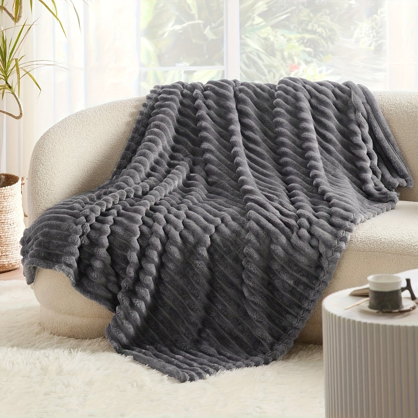 Extra Large Blanket 90 In * 78 In Thickened Soft Faux Rabbit Hair