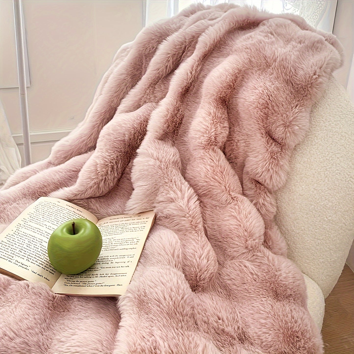 1pc Cozy Faux Rabbit Fleece Blanket - Soft And Warm Throw