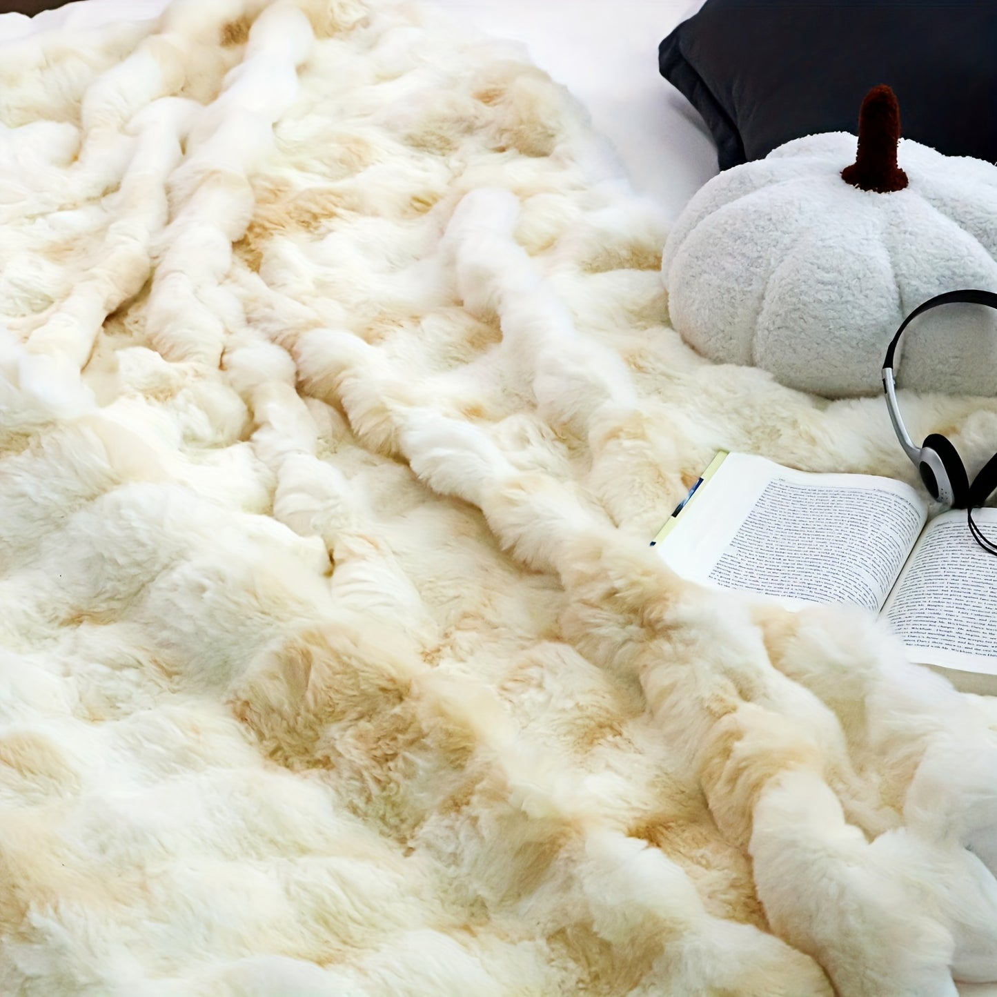 Cozy Faux Rabbit Soft, Warm Fleece Blanket for All Seasons