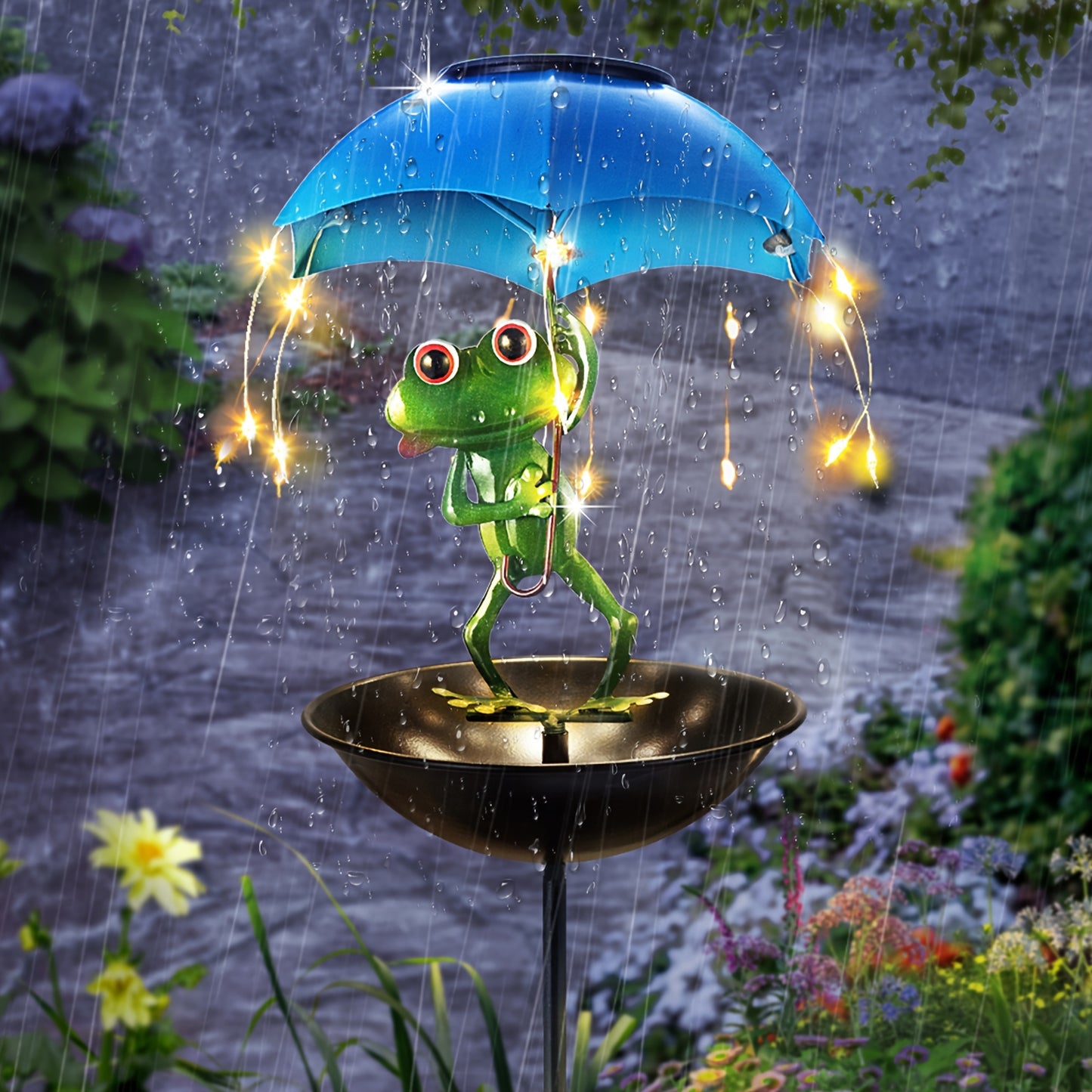 Solar Frog Statue Light Solar Powered Outdoor Garden Decoration with LED Light String Bird Feeder Hummingbird Feeder Suitable for Aisles Lawns Terraces