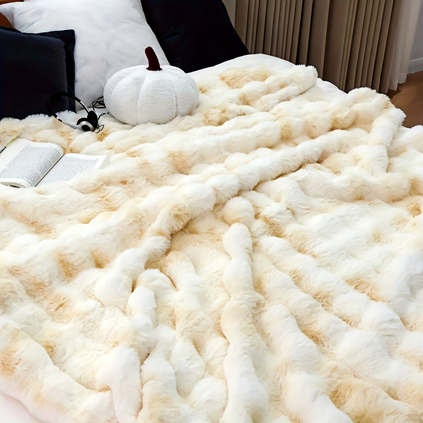 Cozy Faux Rabbit Soft, Warm Fleece Blanket for All Seasons