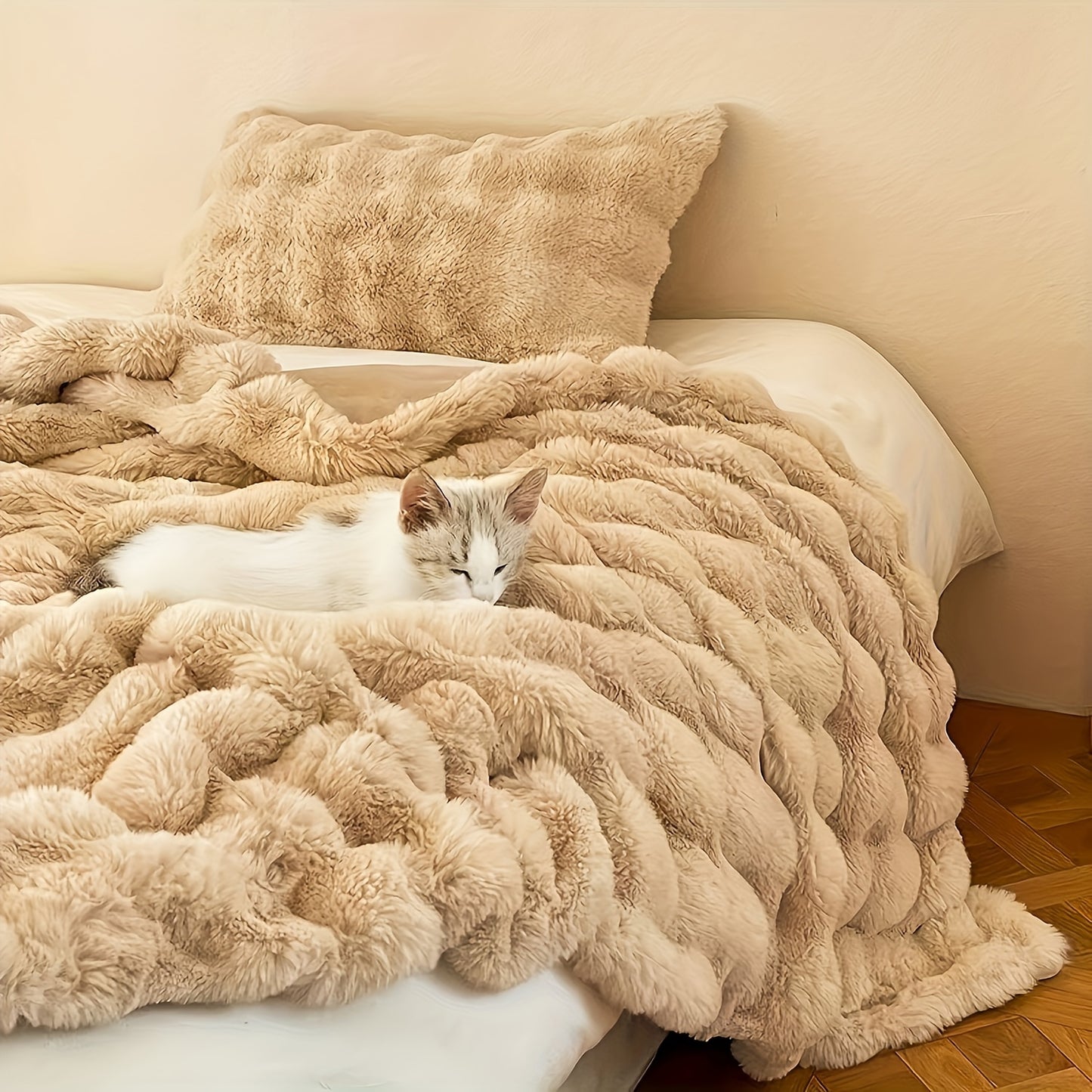 1pc Cozy Faux Rabbit Fleece Blanket - Soft And Warm Throw