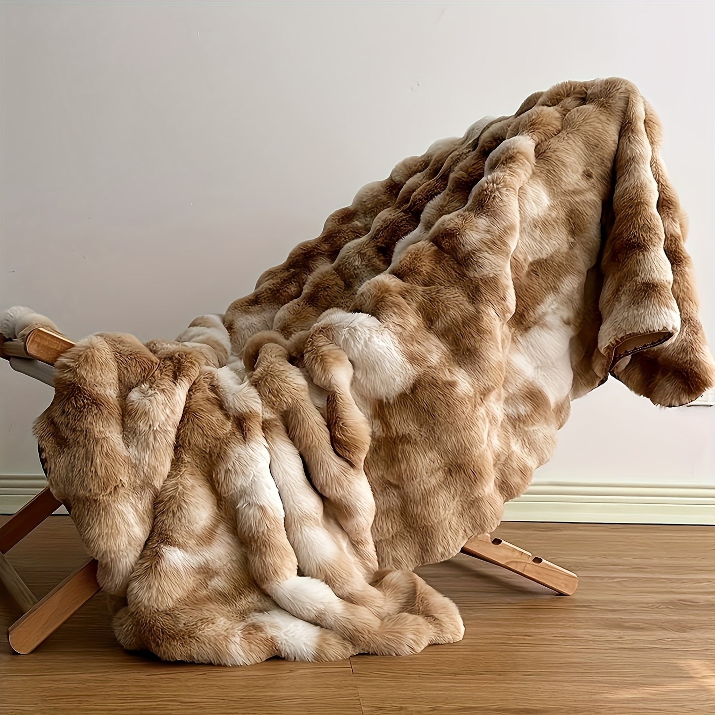 1pc Cozy Faux Rabbit Fleece Blanket - Soft And Warm Throw