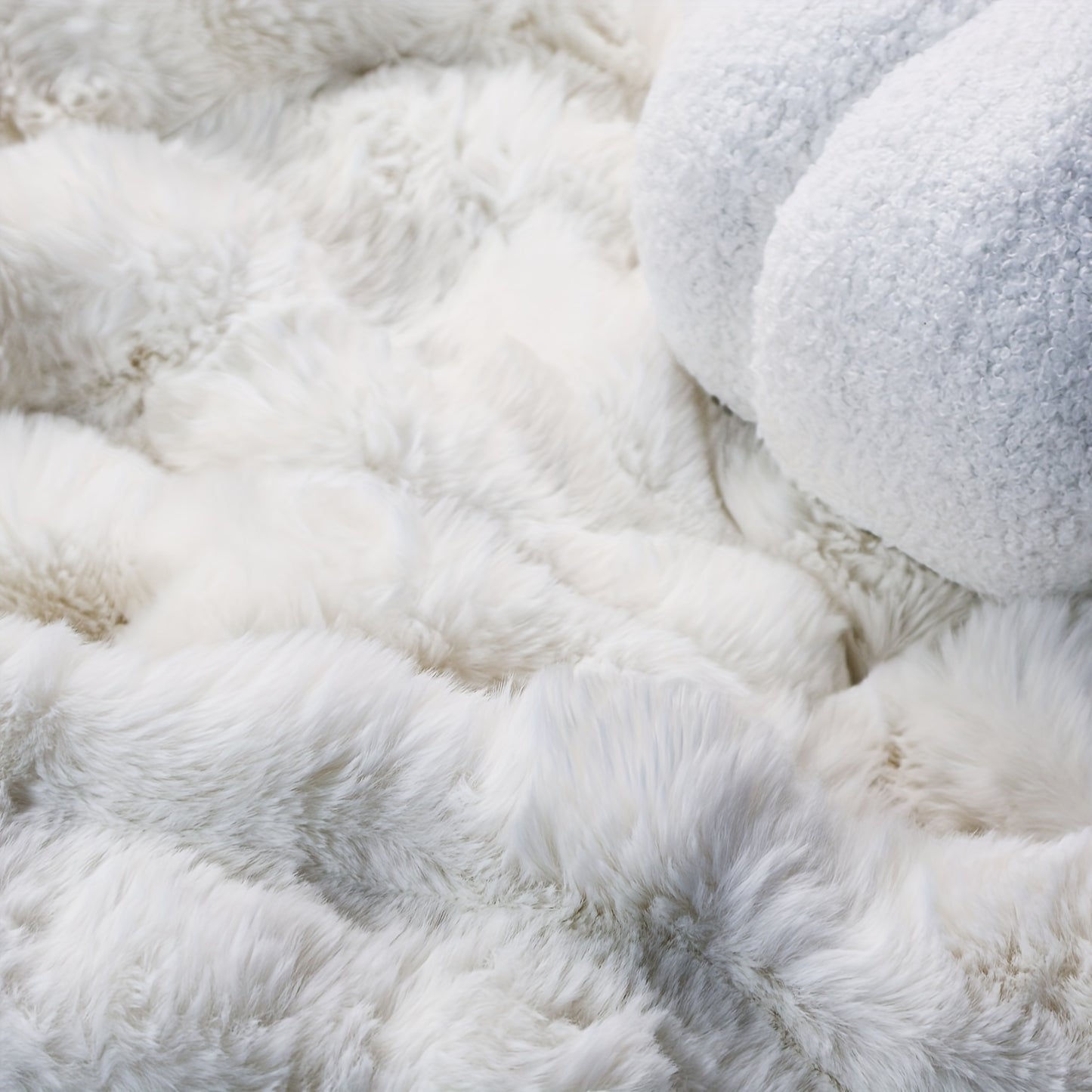 1pc Cozy Faux Rabbit Fur Blanket - Soft Warm Reversible Throw