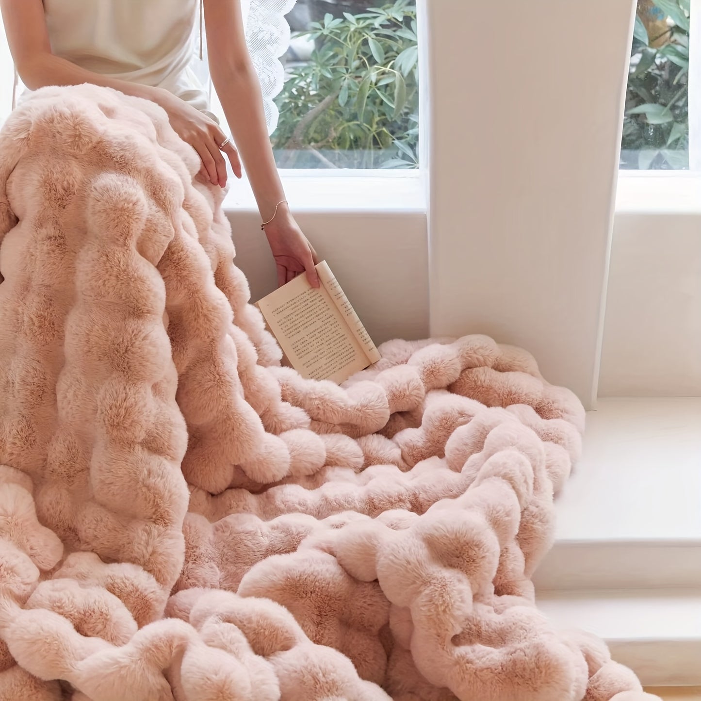 1pc Cozy Faux Rabbit Fur Blanket - Soft Warm Reversible Throw